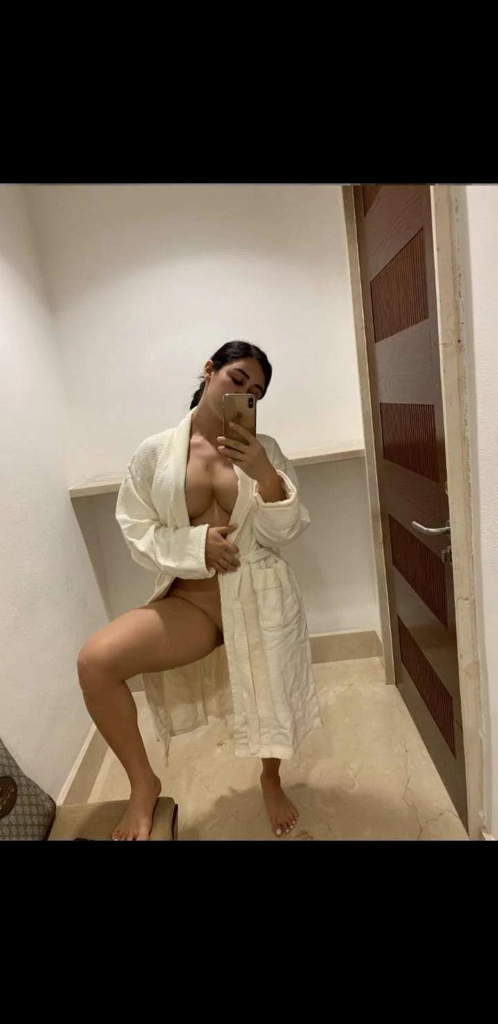 Dark hair bimbo main image