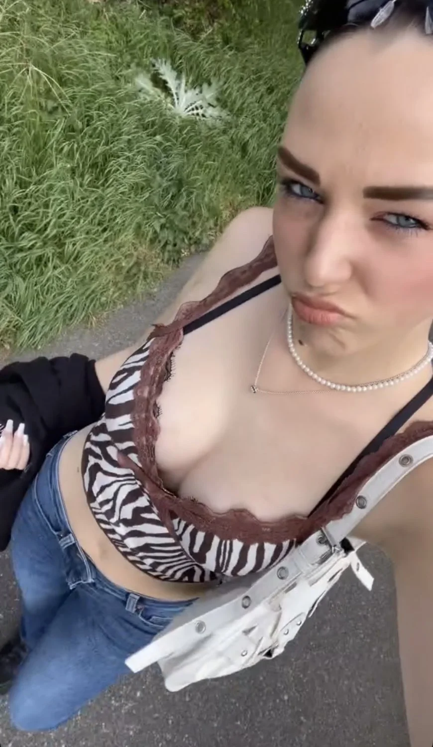 Random IRLS real and Ai image 11