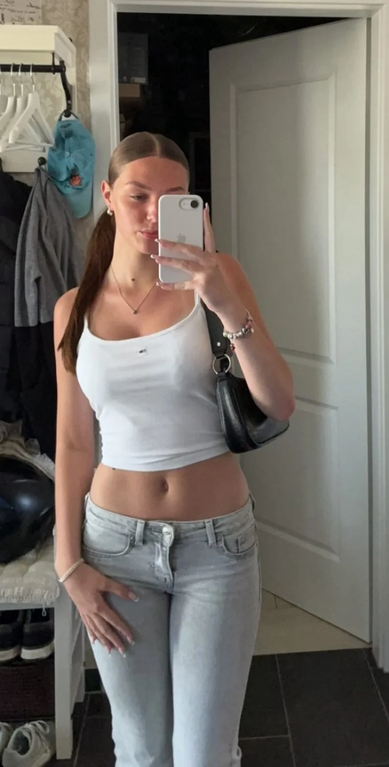 Random IRLS real and Ai image 5