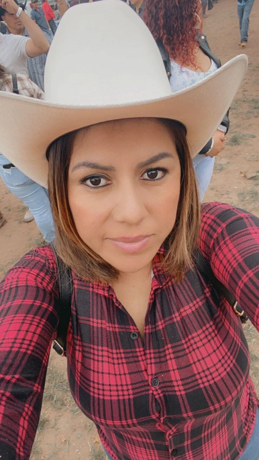 someone sent their sexy mom image 3