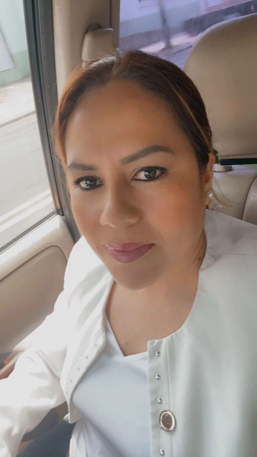 someone sent their sexy mom image 6