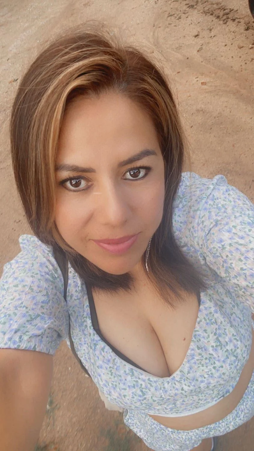 someone sent their sexy mom image 9