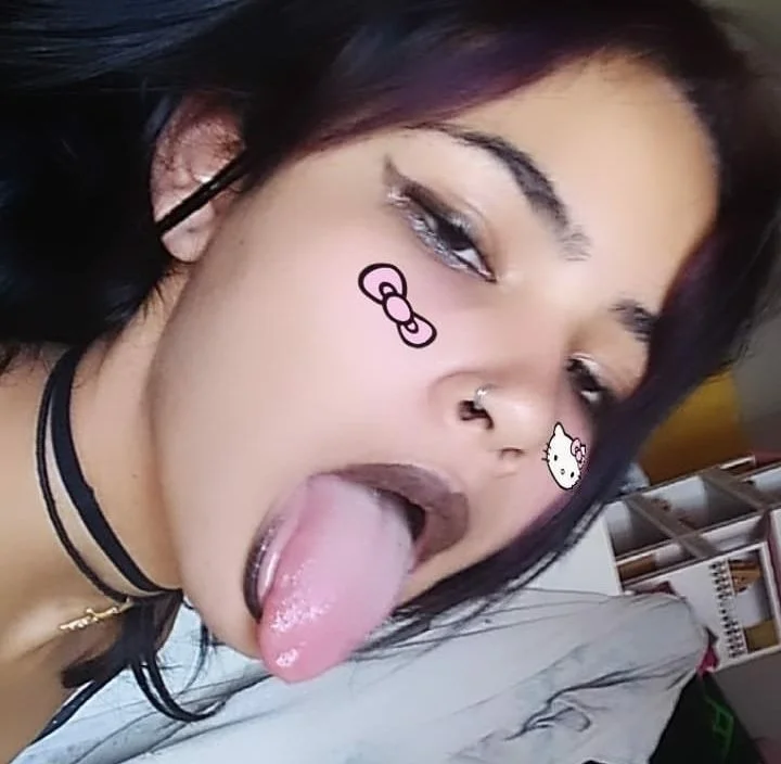 Usando dessa magrinha no carnaval image 5