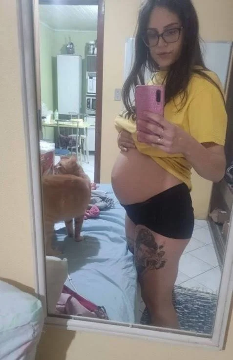 Embarazada tetona con grandes areolas image 3