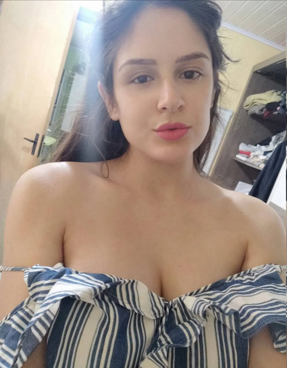 Embarazada tetona con grandes areolas image 4