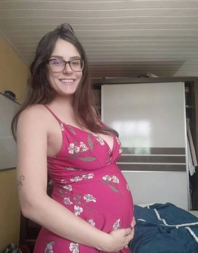 Embarazada tetona con grandes areolas image 48