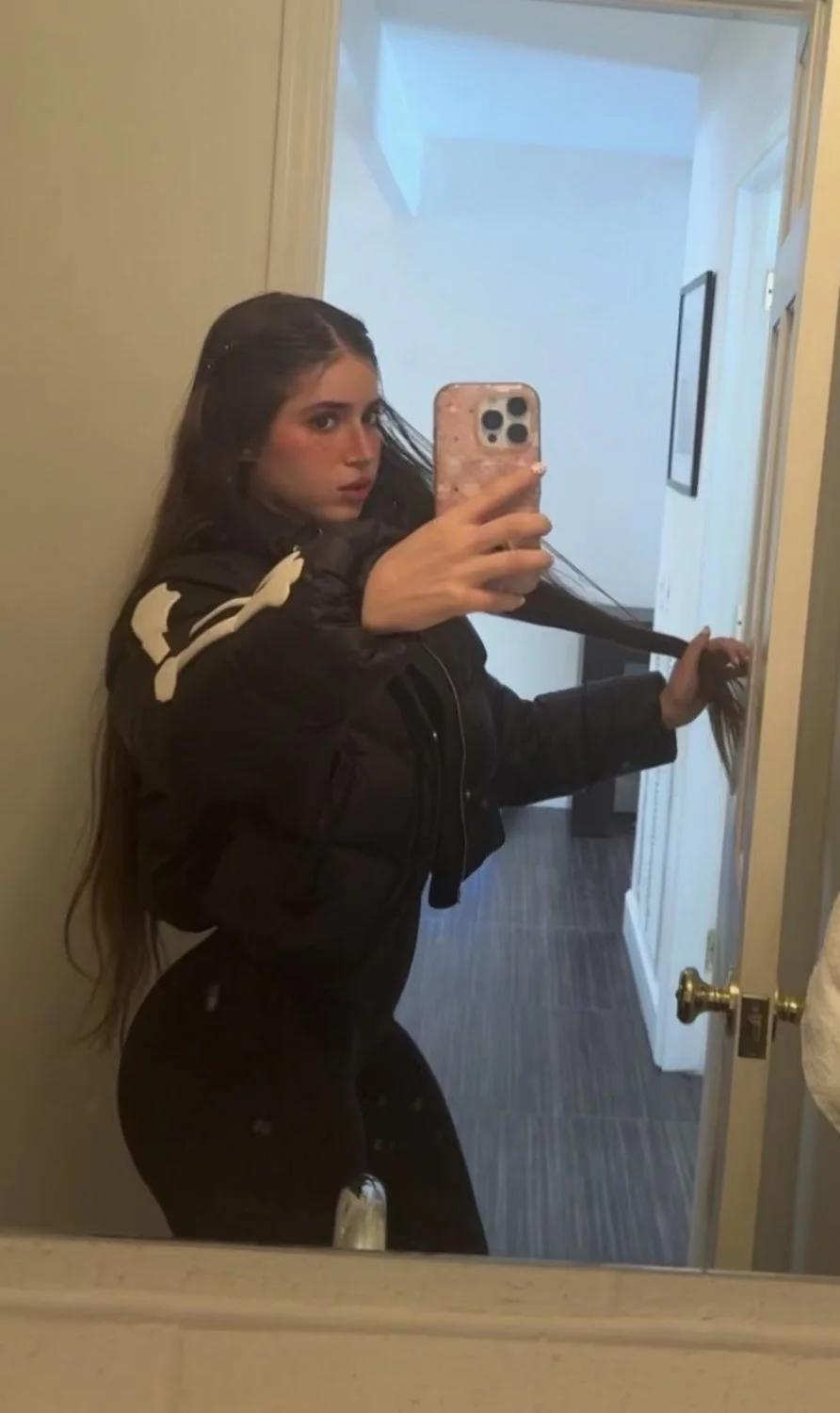 Teen PAWG slut has a perfect big ass image 9