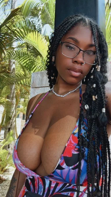 Pretty Yunique image 3