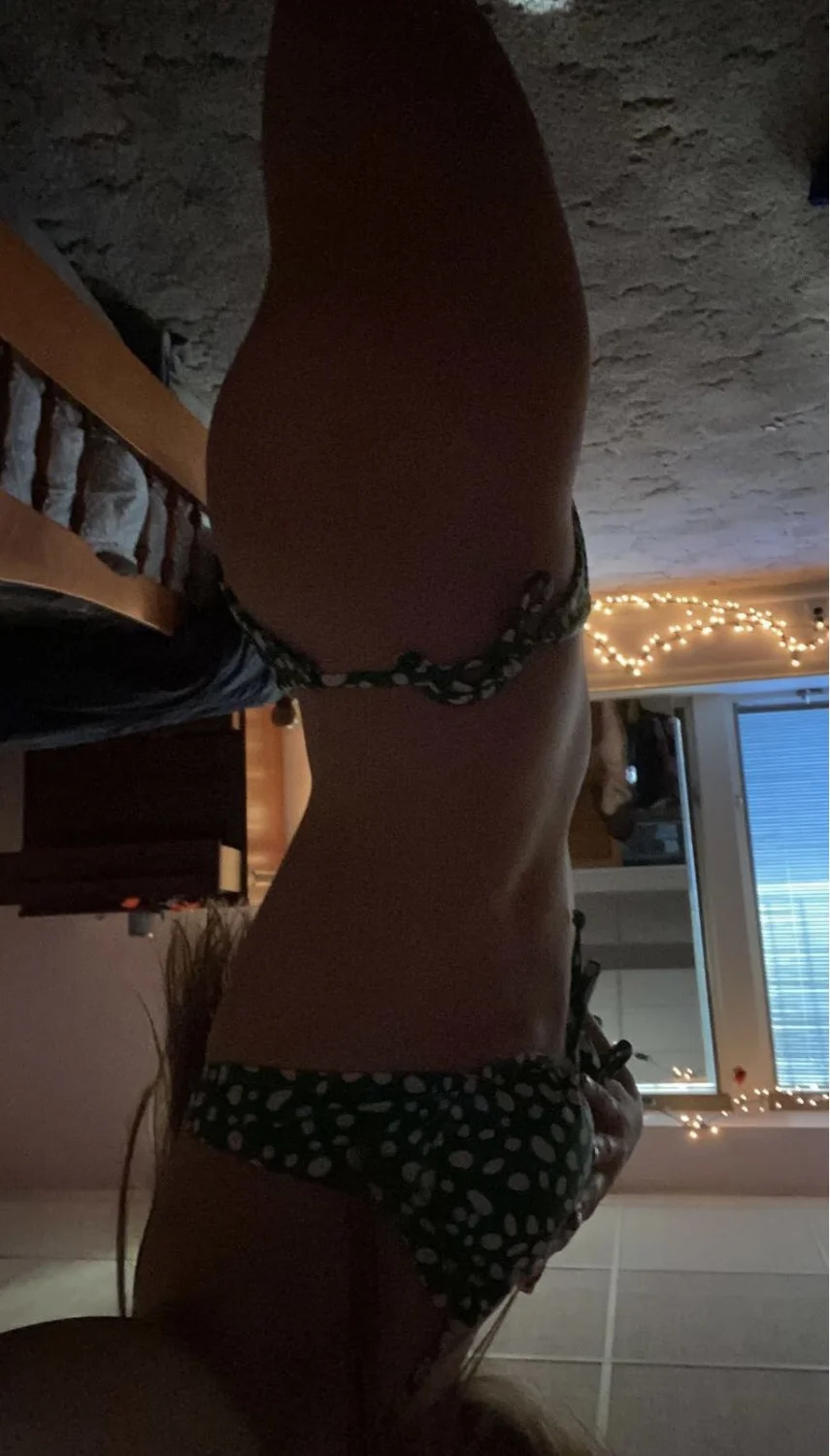 Tegan image 8