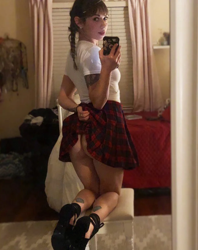 RubyRae image 25