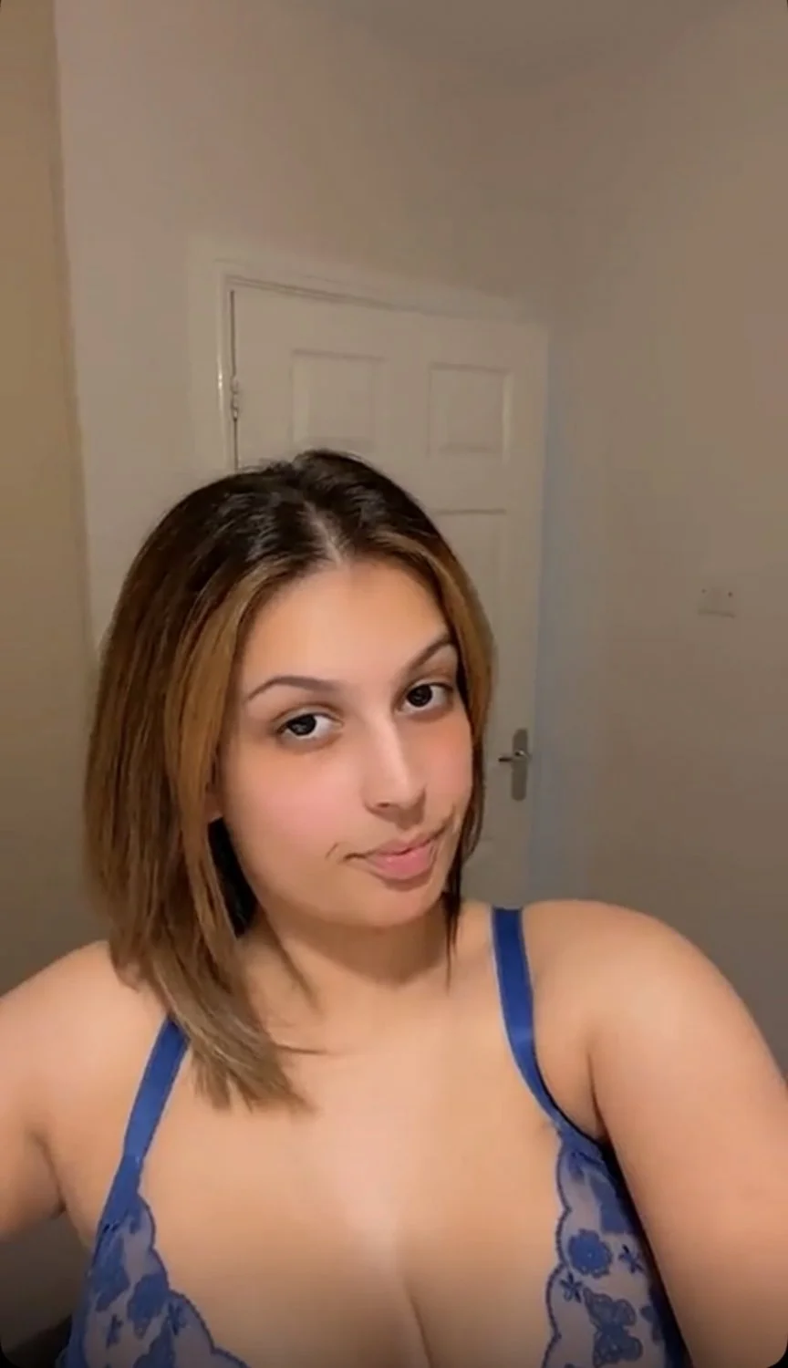 Big Boob Desi Parvina image 6