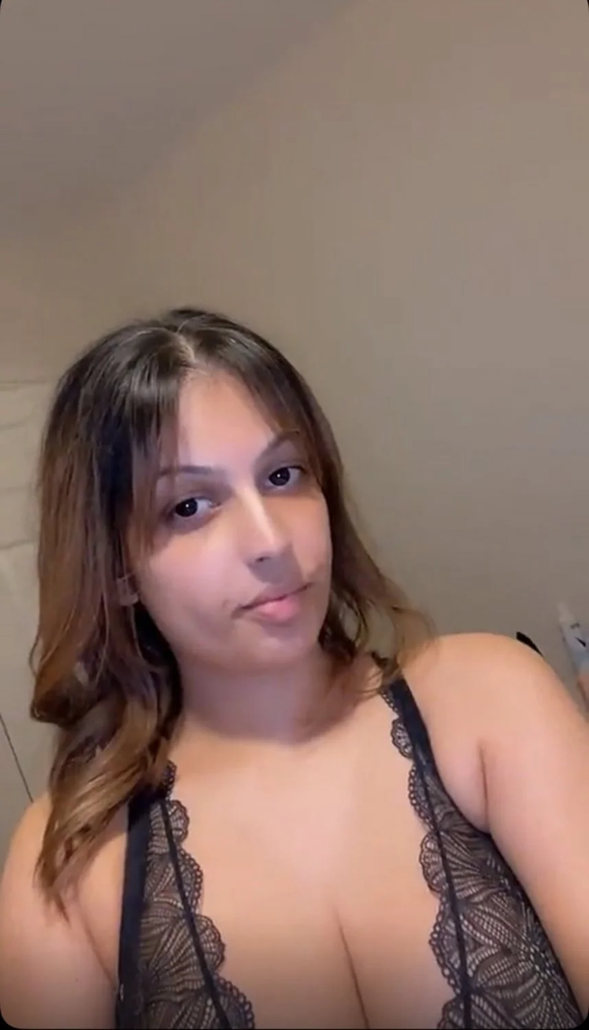 Big Boob Desi Parvina image 7