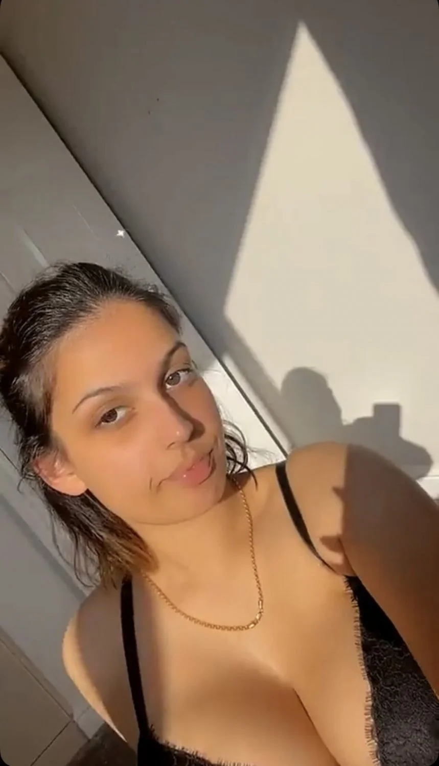 Big Boob Desi Parvina image 9