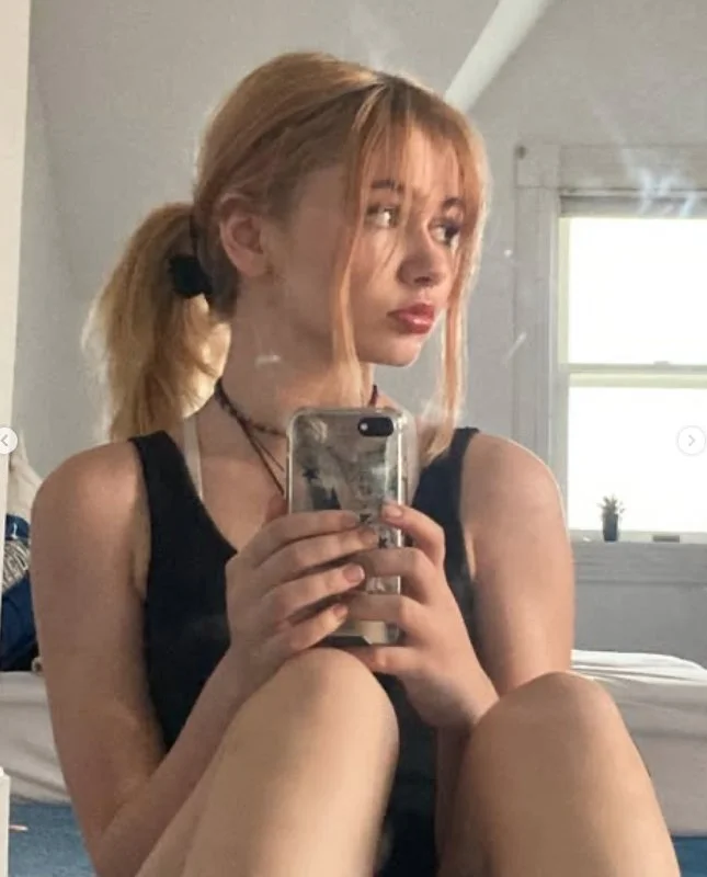 Teen Fuckdoll Ashlyn image 2