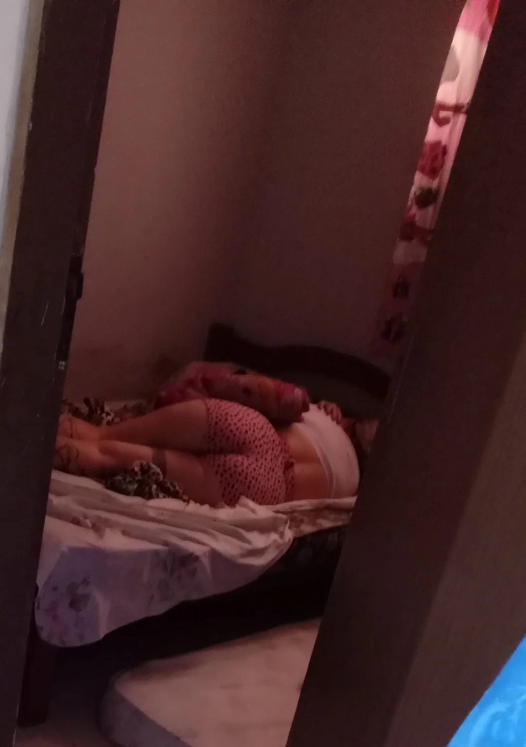 Flagra da putinha baixa renda, depósito de leite de bandido image 10