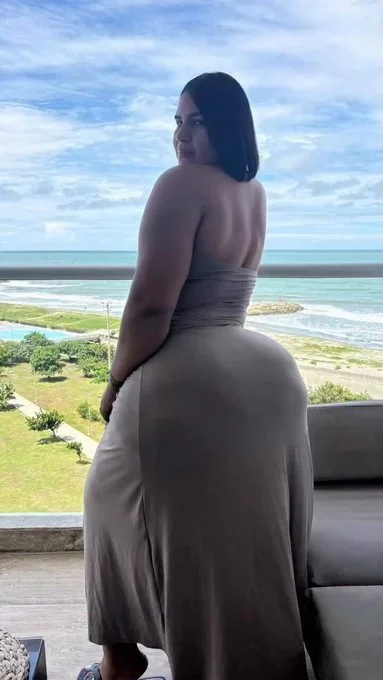 Th1ck d0miNiCAn bootY !! image 3