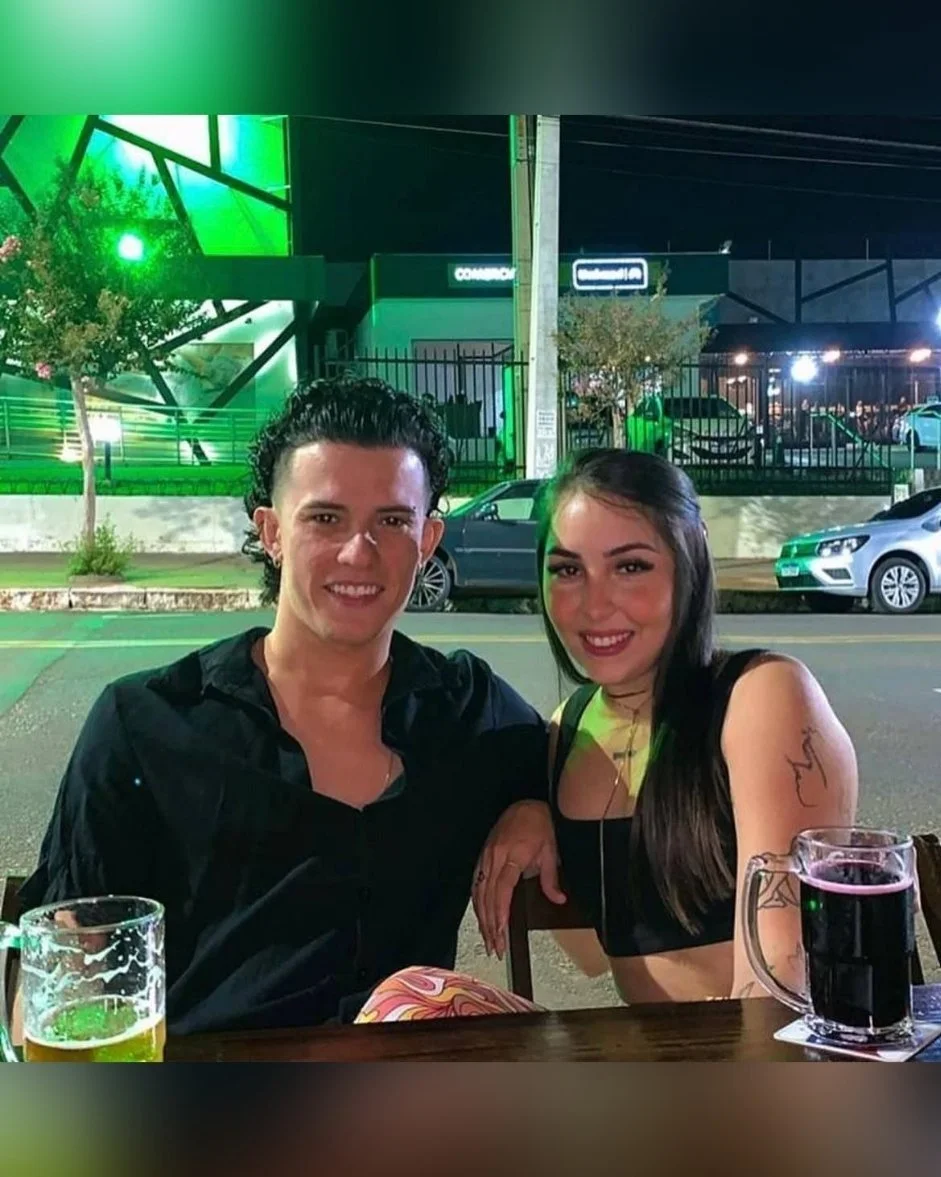 Beatriz Hermosa flaca culona sexy mamando verga y cojiendo con su amigo image 2