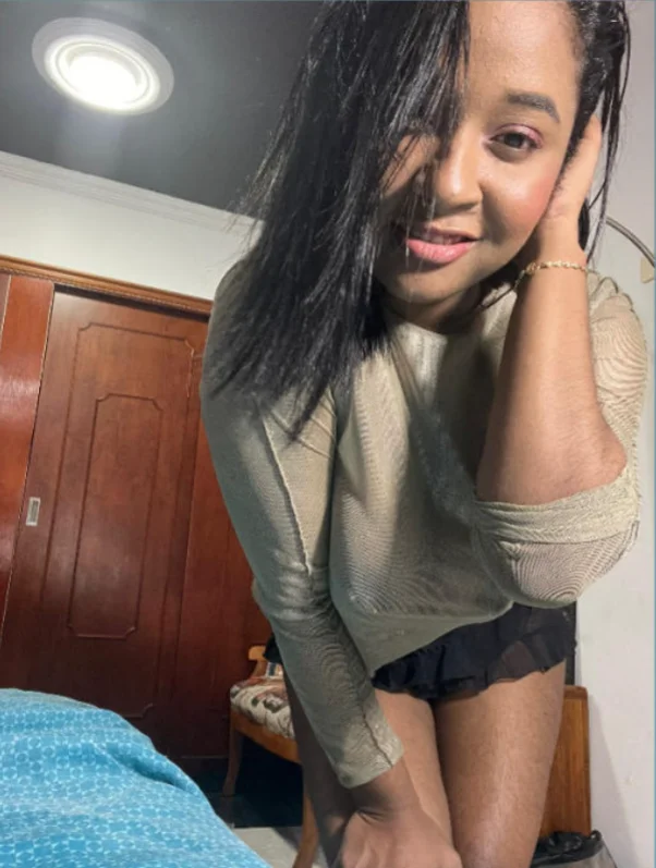 Melanie image 5