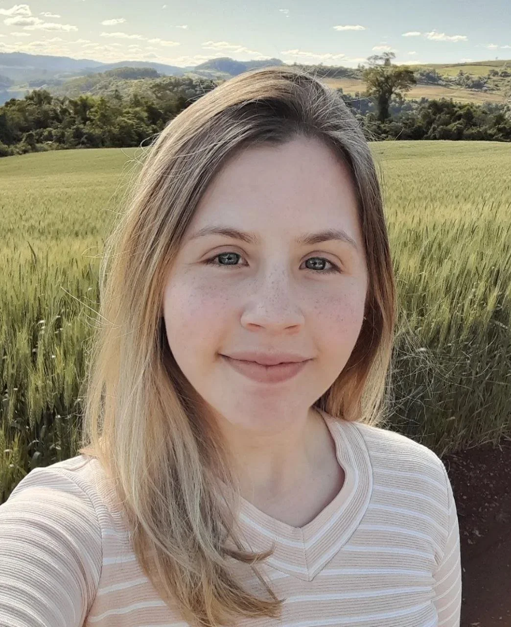Novinha gostosa foi vazada pelo ficante dando a buceta de 4. Putinha caiu na net em vídeo amador br image 2