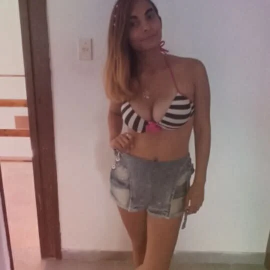 Victoria hermosa morocha para darle verga image 3