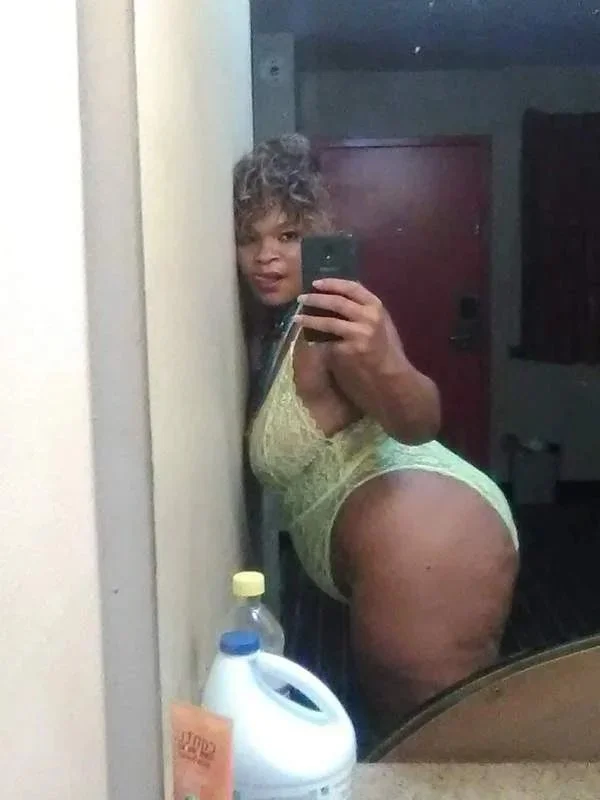 Bbw Escort Peaches in Fayetteville only do car dates in but she got some good pussy image 2