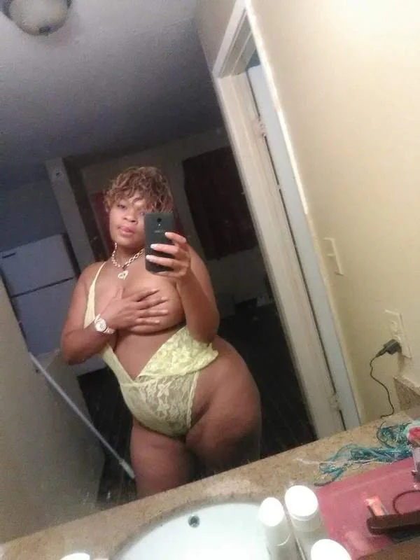 Bbw Escort Peaches in Fayetteville only do car dates in but she got some good pussy image 4
