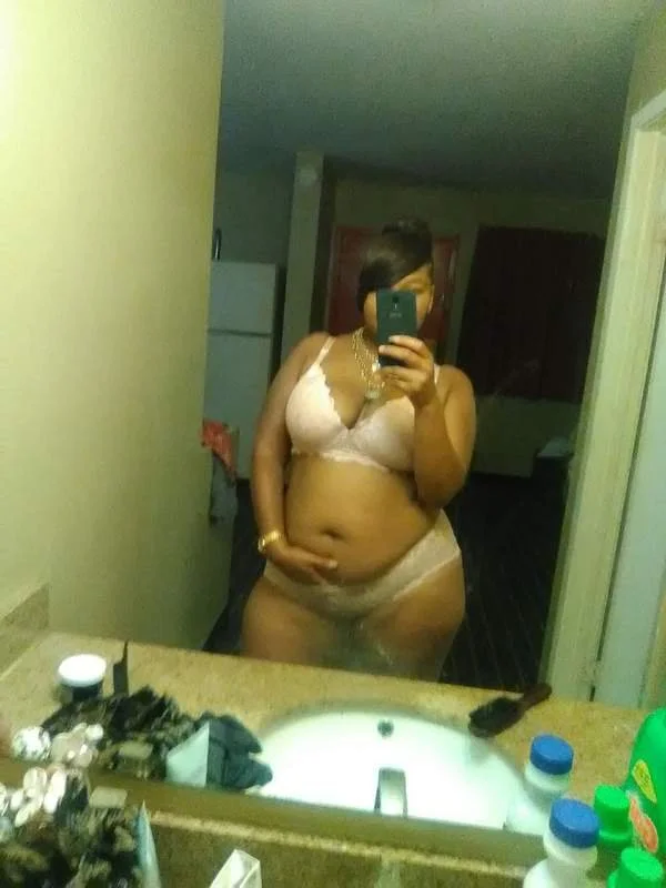 Bbw Escort Peaches in Fayetteville only do car dates in but she got some good pussy image 5