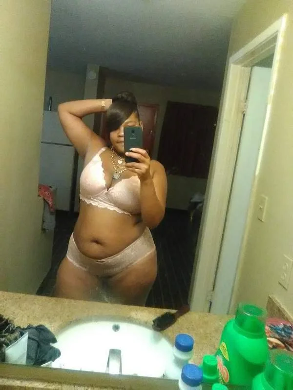 Bbw Escort Peaches in Fayetteville only do car dates in but she got some good pussy image 6