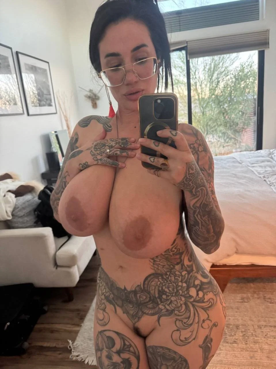 Beautiful slut image 6
