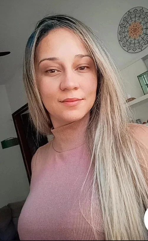 Andreia, mais uma esposa que o corno queria ver cheia de porra de outro macho ! main image