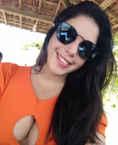 Corno compartilhou a mulher peituda muito safada cover image