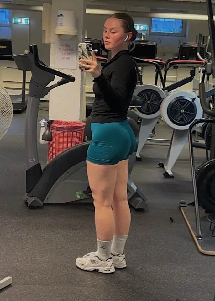 Norwegian slut Anna lost in IRL game image 16