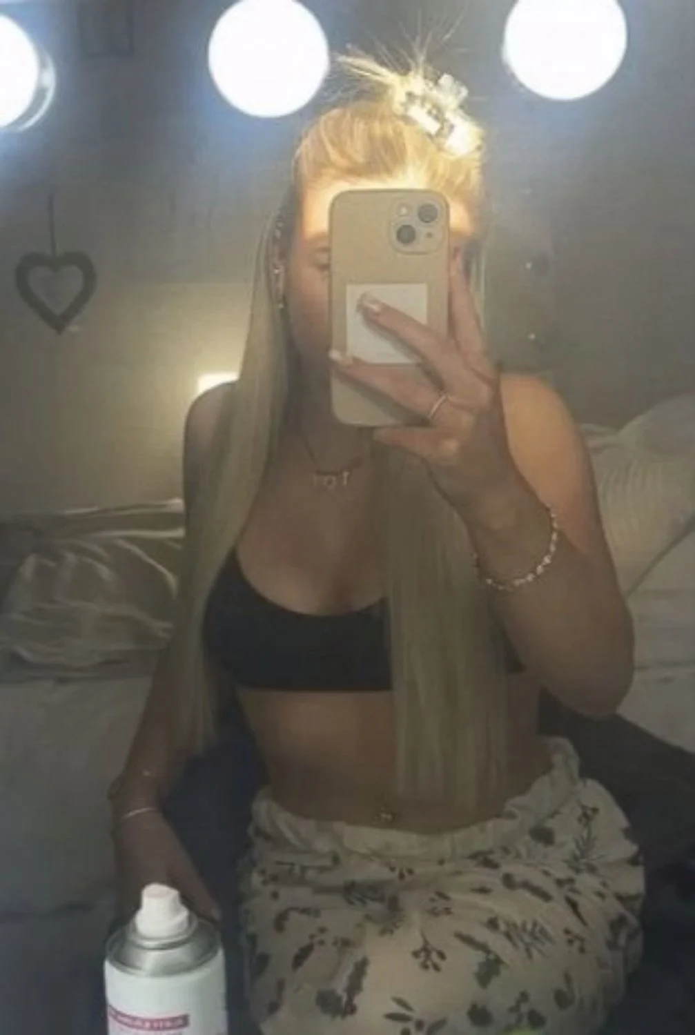 Hot big tits teen posted image 6