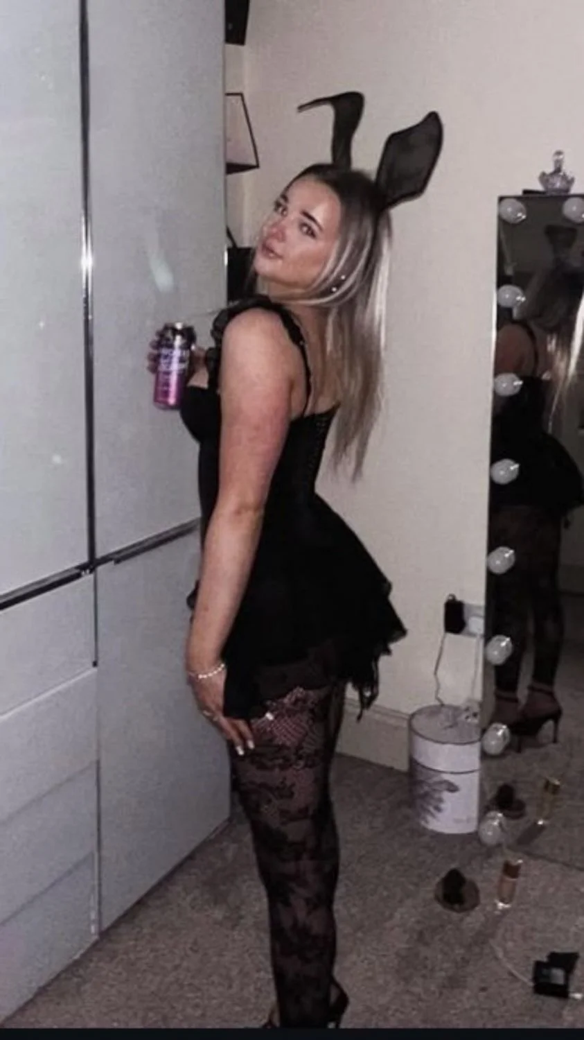 Hot big tits teen posted image 7