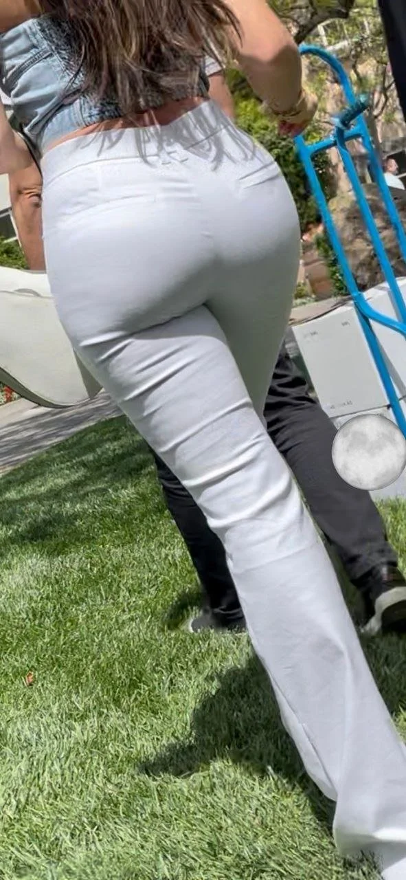 Culo universitario y de super 🤩🔥 image 2