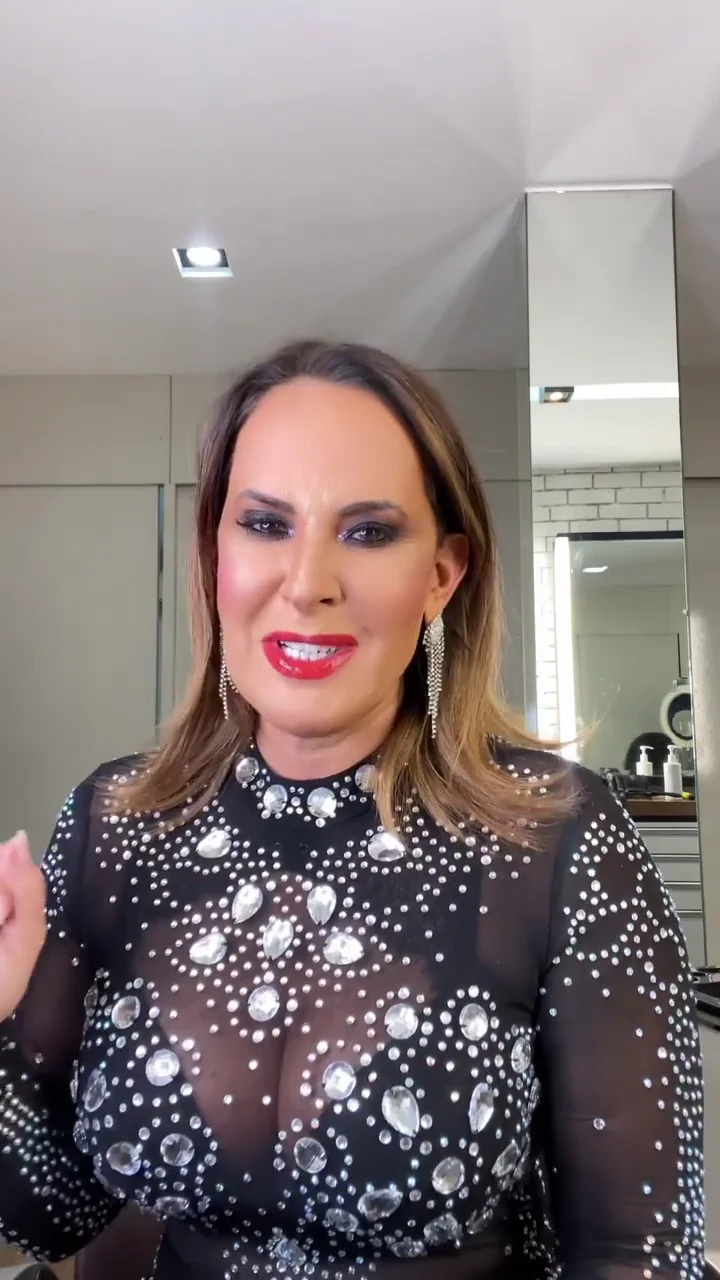 Paulinha Lobão image 13
