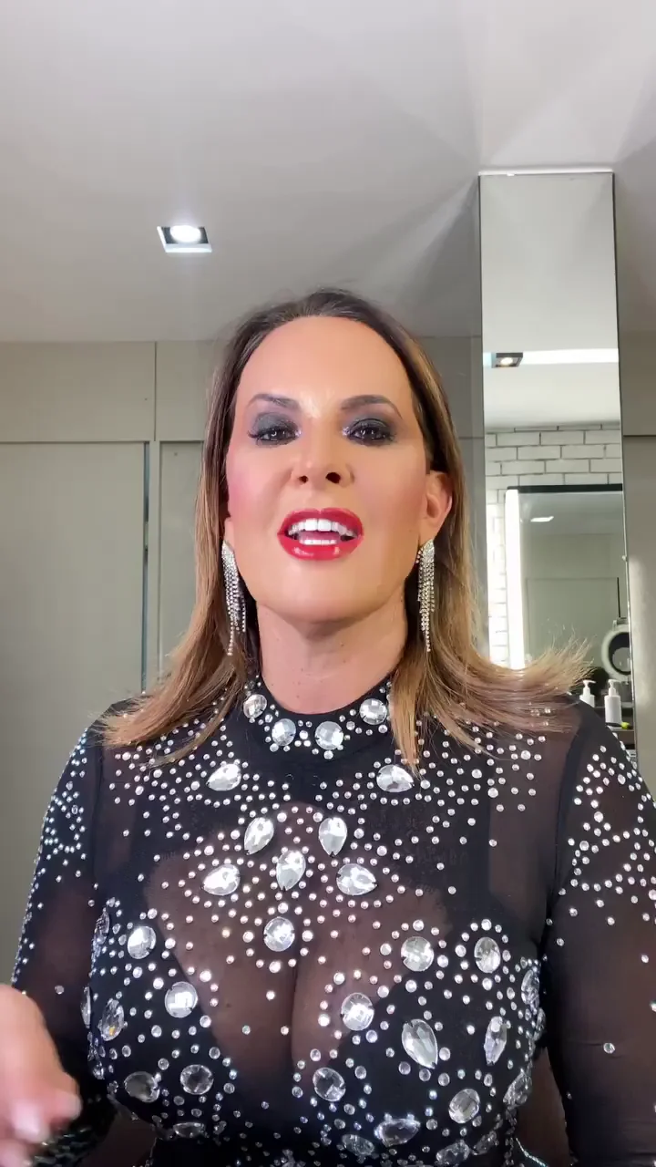 Paulinha Lobão image 4
