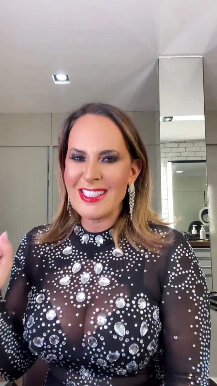 Paulinha Lobão image 6