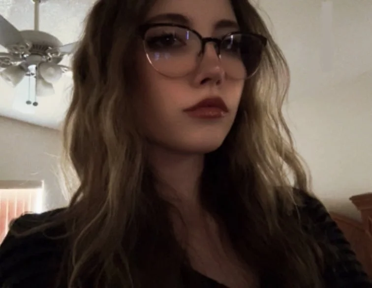 Young Discord Slut image 3