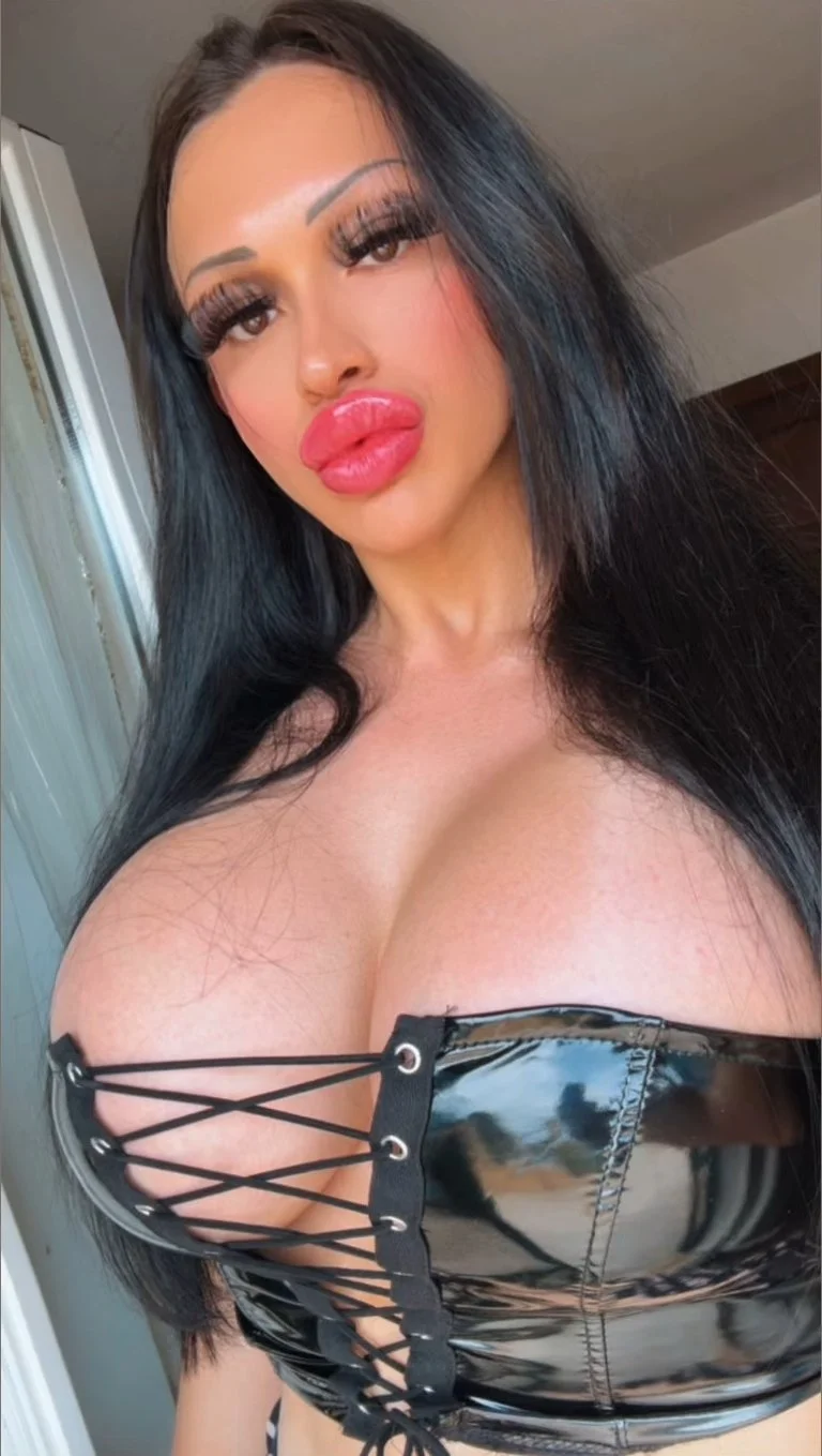 Bombshell DSL Bimbo image 9