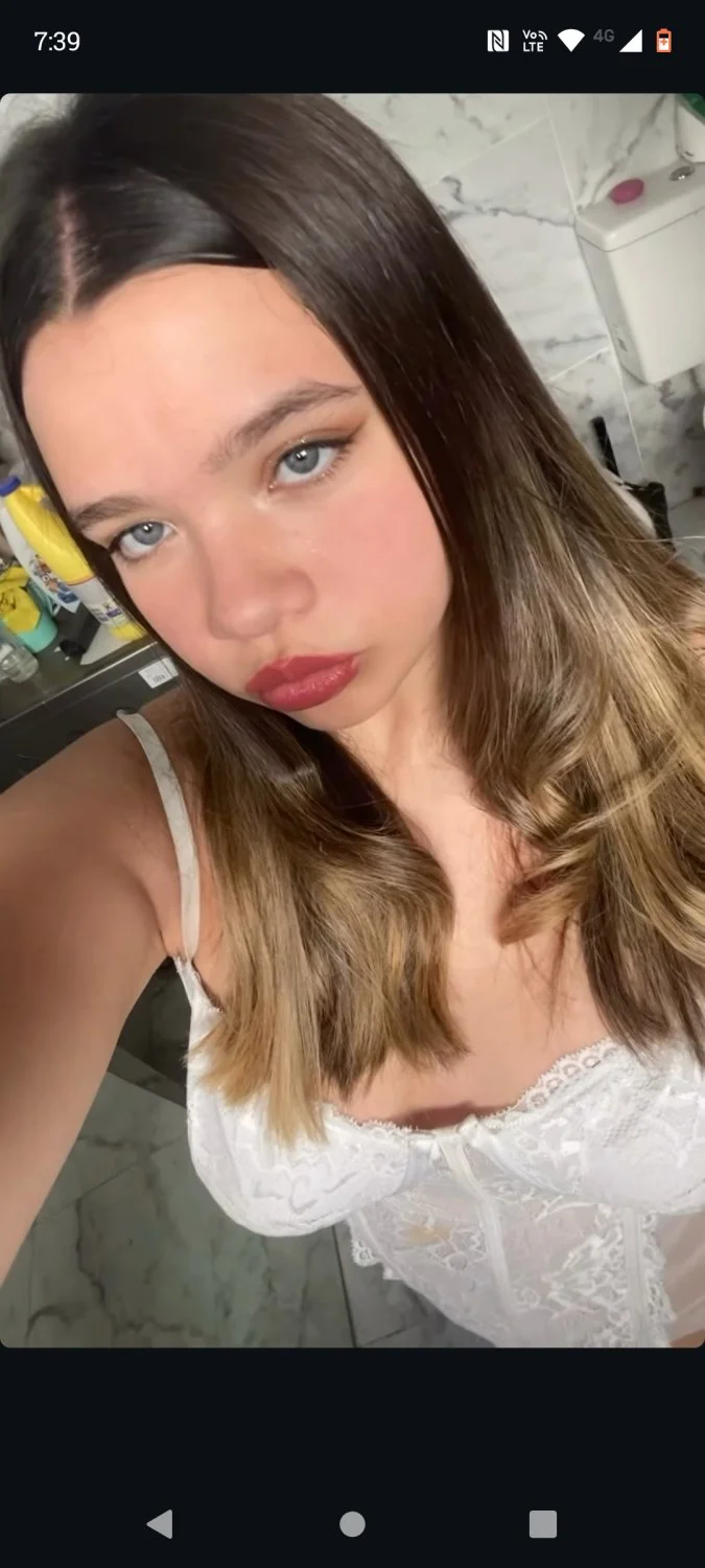 Romi trolita divina image 12