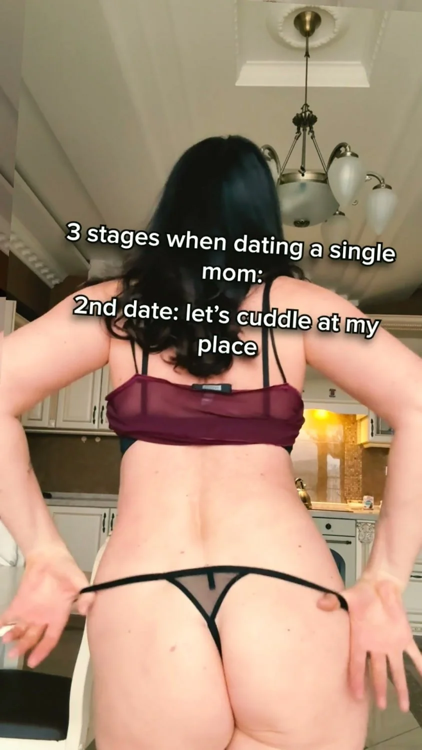 🔞 nasty slut curvy body getting creampie nude tight pussy 😈🍑 OF image 4