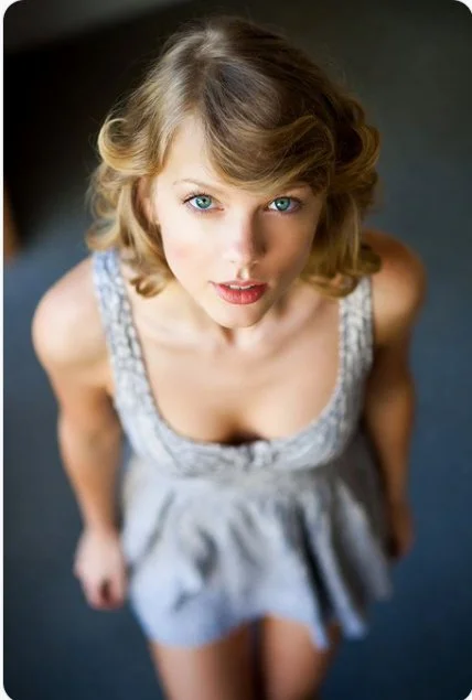 T(ai)ylor - AI photo - #5 image 6