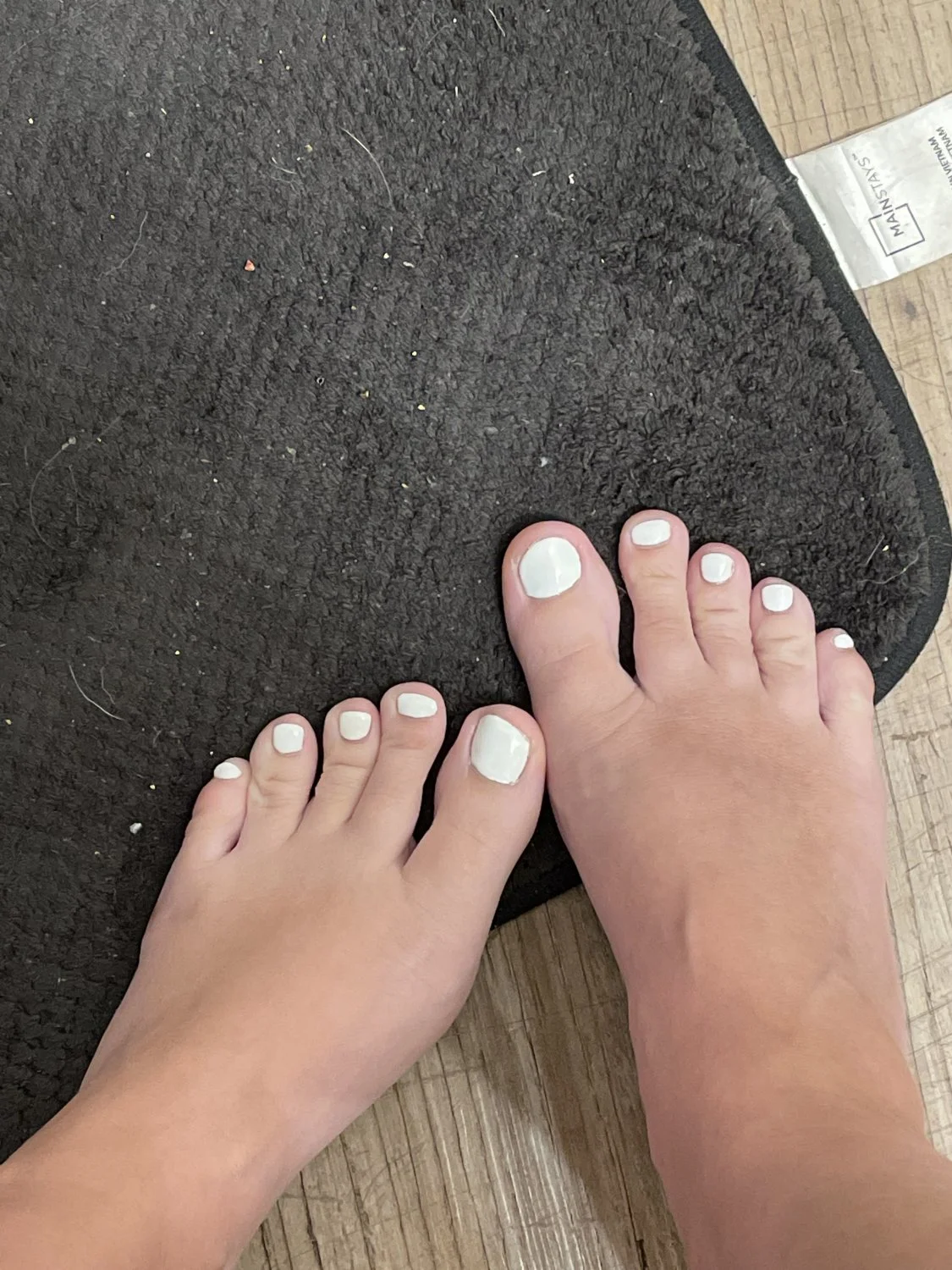 Cumming on gfs feet image 3