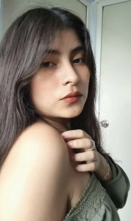 La sexy puta de Anya aún más humillada main image