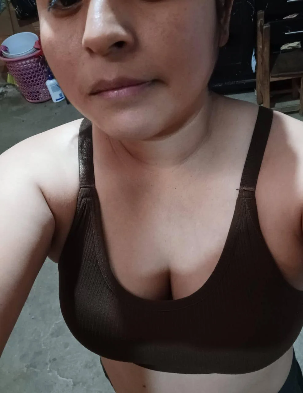 La sexy putita mexicana esperando a que regrese el marido del norte image 7
