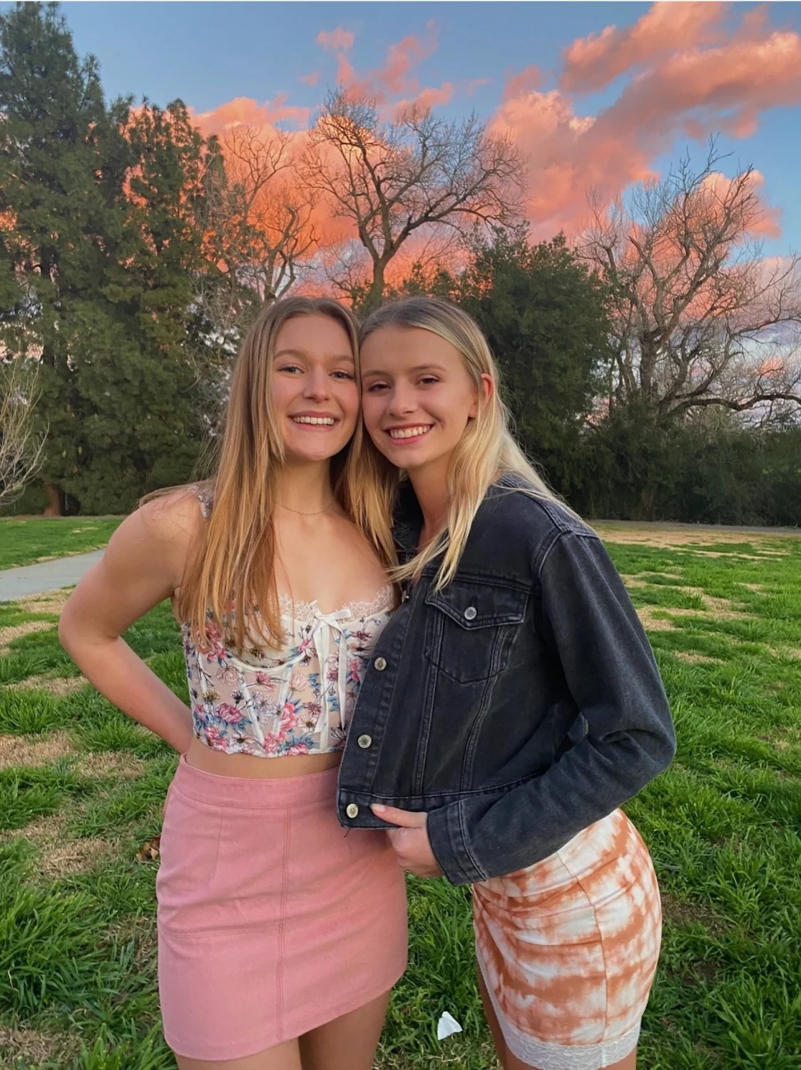 Hot irl teen duo Annika and Skylar + Tiktok video image 2