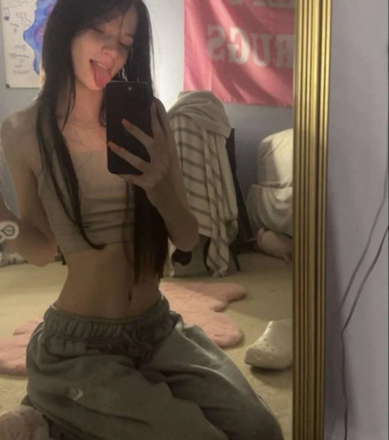 Amateur petite teen thot image 7