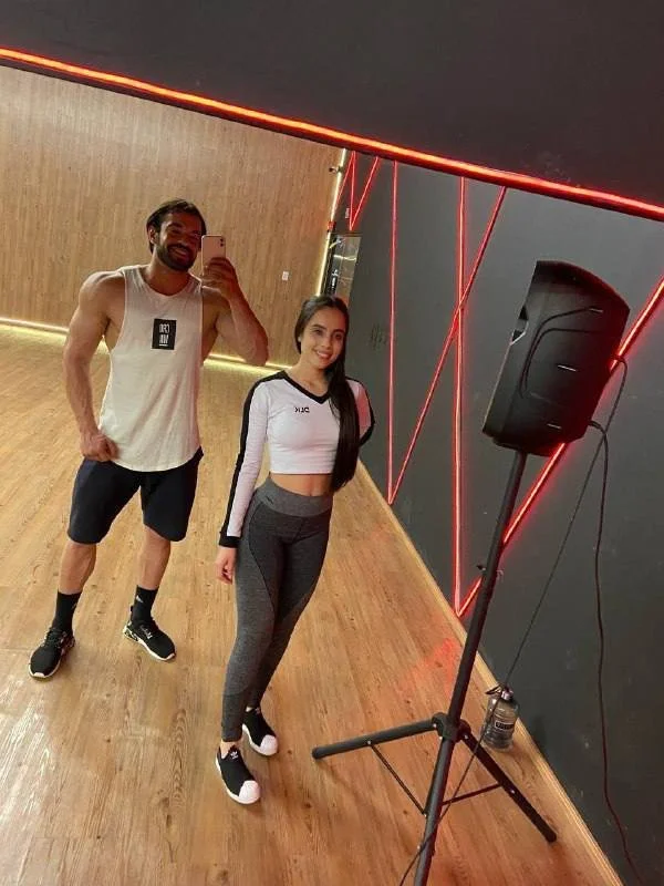 casal fitness vazou na net após o marido pegar traição com personal! main image