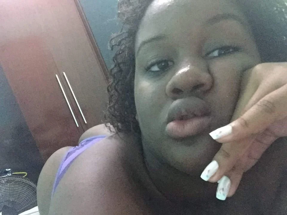 Loucos por bundas... preciso enfiar minha cara aí image 2